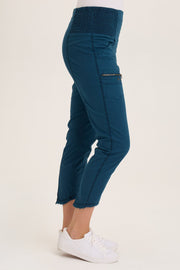 Acker Zipper Slim Crop