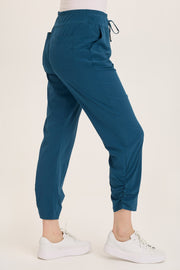 Lyan Active Whisper Stretch Ruched Crop Legging